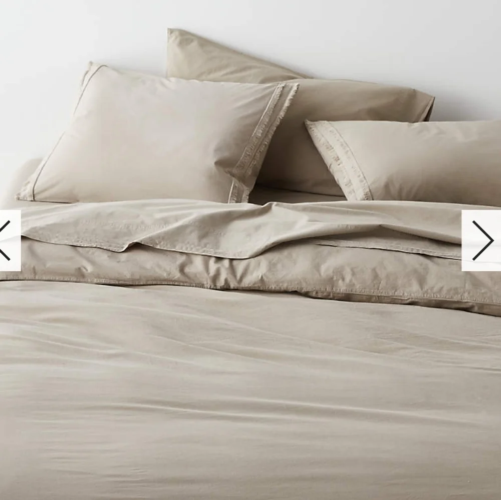 NWT Crate & Barrel Favorite Washed Organic Cotton Sand Beige King Pillowcases. 2